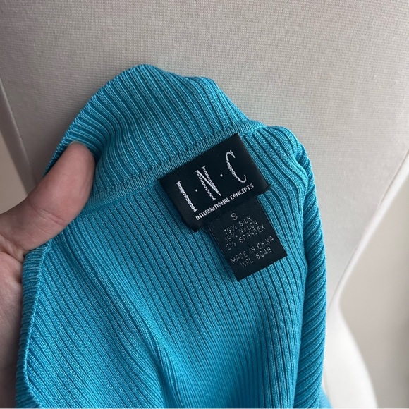 Women's Blue Ribbed Top - Picture 8 of 10